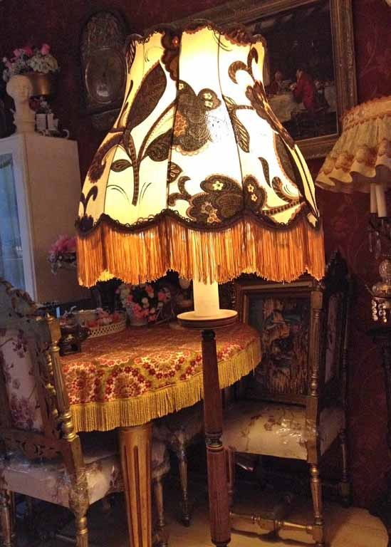 verwennen Waakzaam Dodelijk Brocante staande lamp/vloerlamp hout, creme barok lampenkap retro - Staande  lamp / Vloerlampen - Westenhof