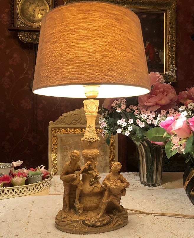 pantoffel orgaan meesterwerk Retro schemerlamp / tafellamp met beeld man vrouw barok antiek, stoffen  lampenkap klassiek - beige - Tafellampen - Westenhof