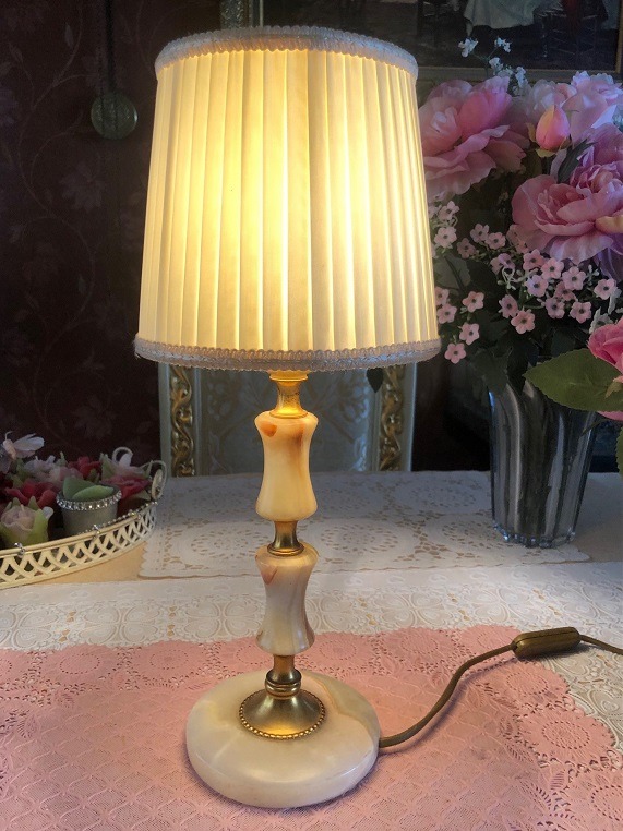 snap opener specificeren Brocante tafellamp vintage / retro met onyx steen lampvoet, creme klassiek  lampenkap stof - Tafellampen - Westenhof